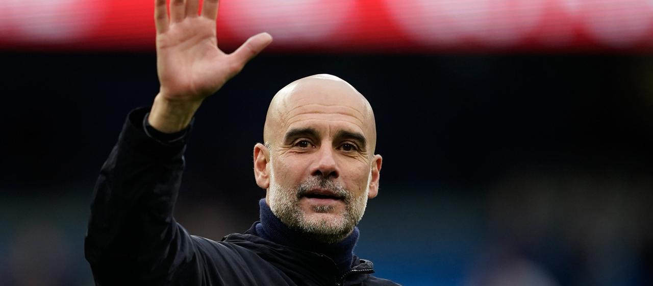 Pep Guardiola përshëndet