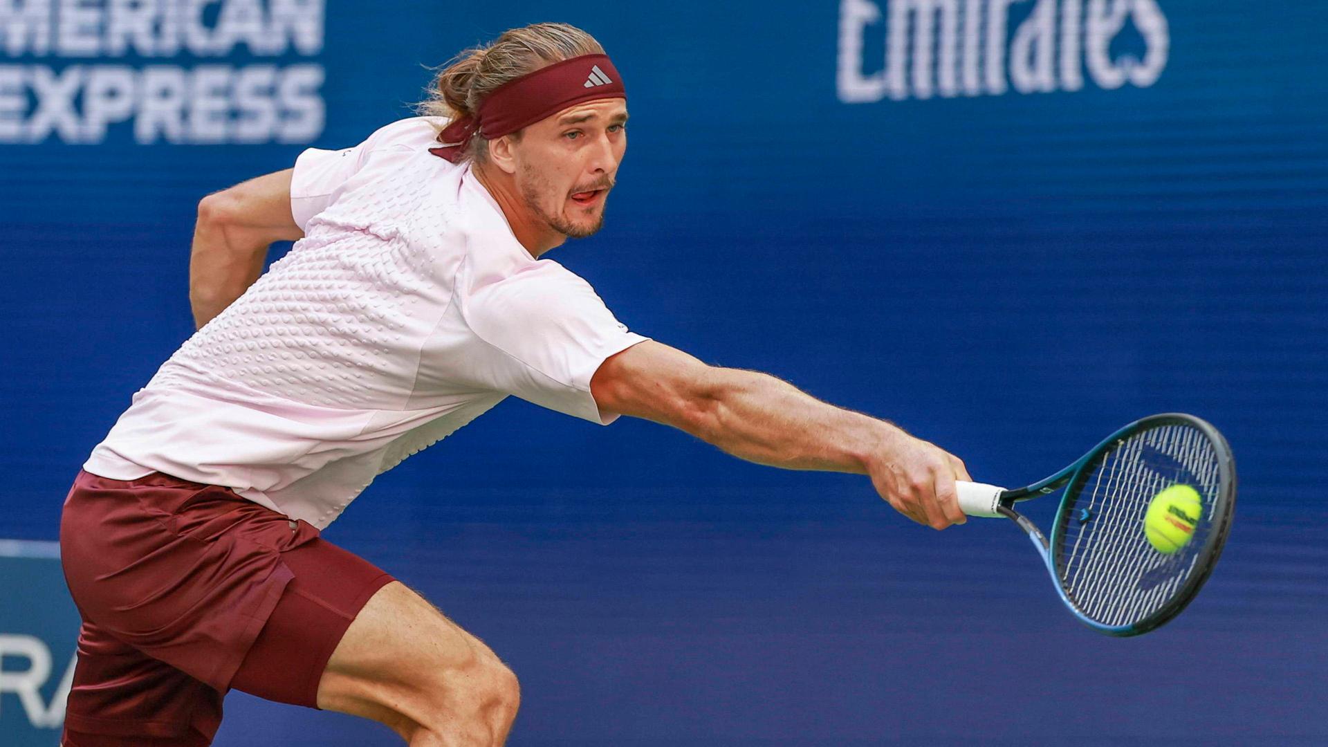 Zverev schlägt Khachanov und steht im Finale