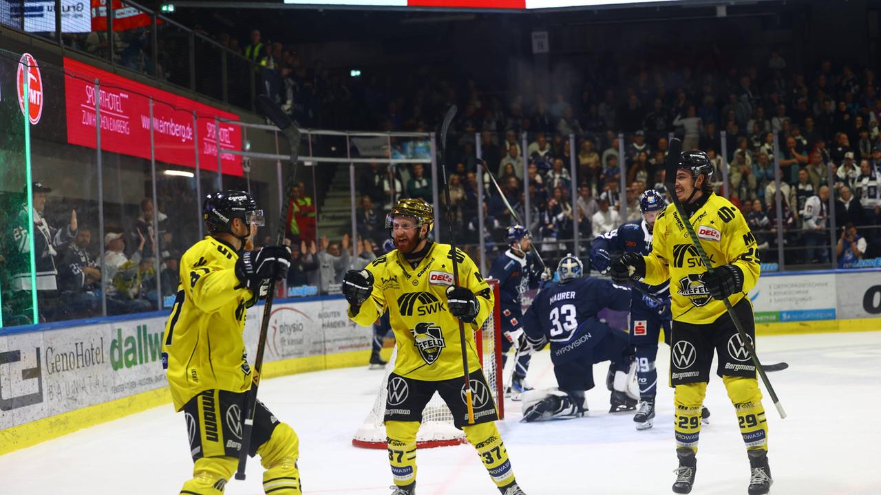 Krefeld Pinguine bangen trotz des Erfolges um DEL-Rückkehr