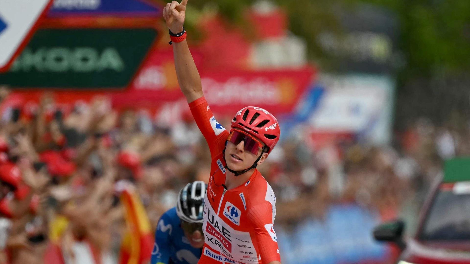 Vuelta à Espana: Tadej Pogacar siegt nach Schrecksekunde