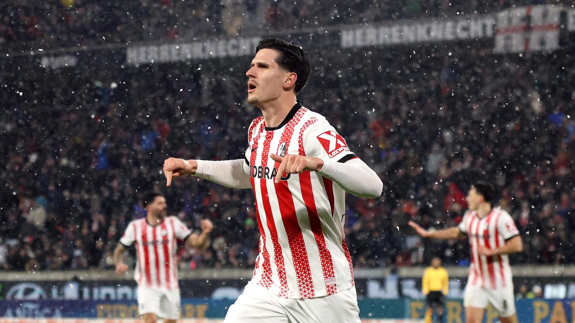 Freiburgs Igor Matanovic bejubelt seinen Treffer | Alex Grimm/Getty Images