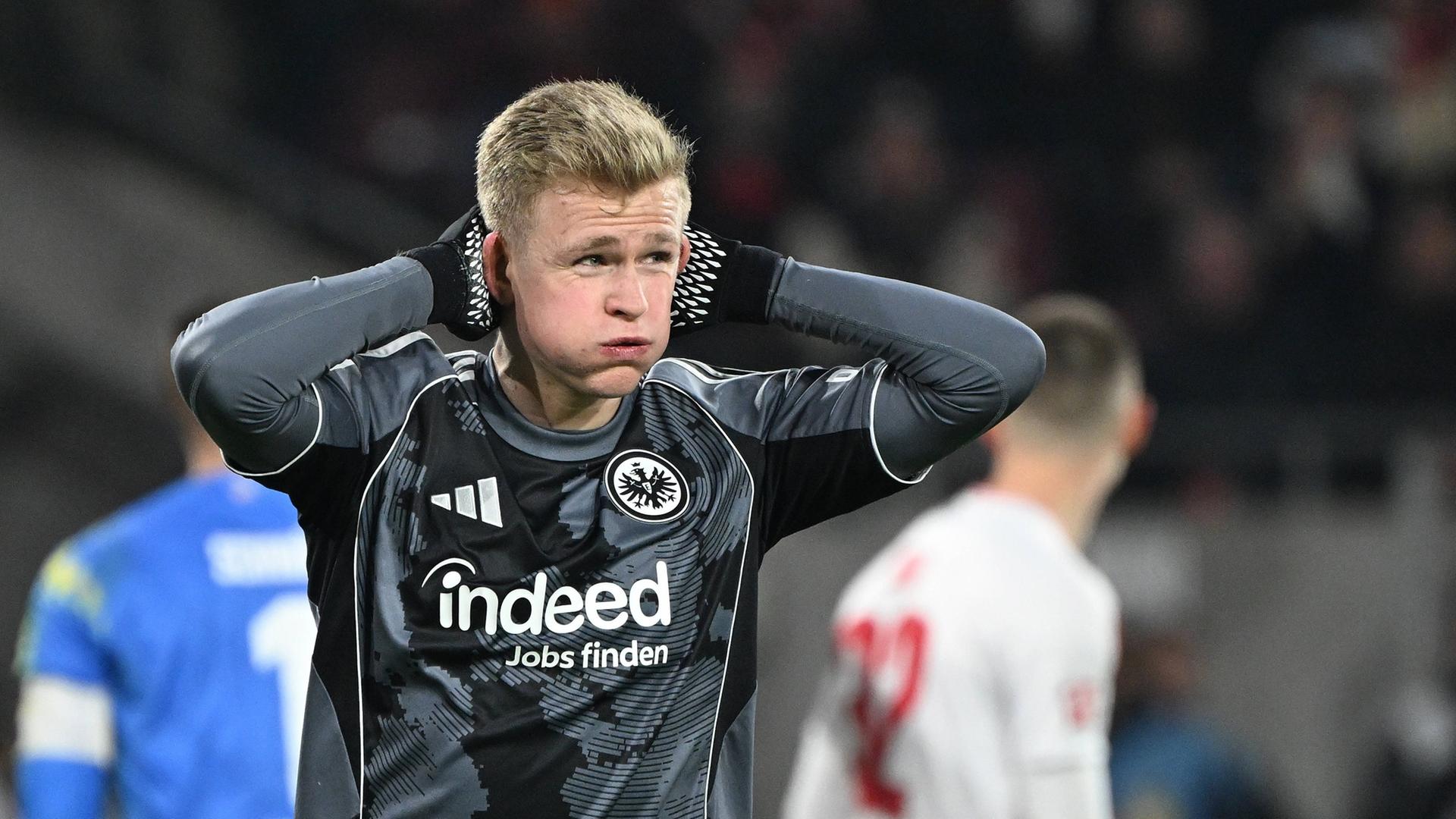 Jonathan Burkardt von Eintracht Frankfurt pustet durch | Imago Images