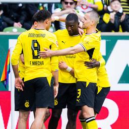 Serouh Guirassy bejubelt seinen Treffer mit seinen Teamkollegen