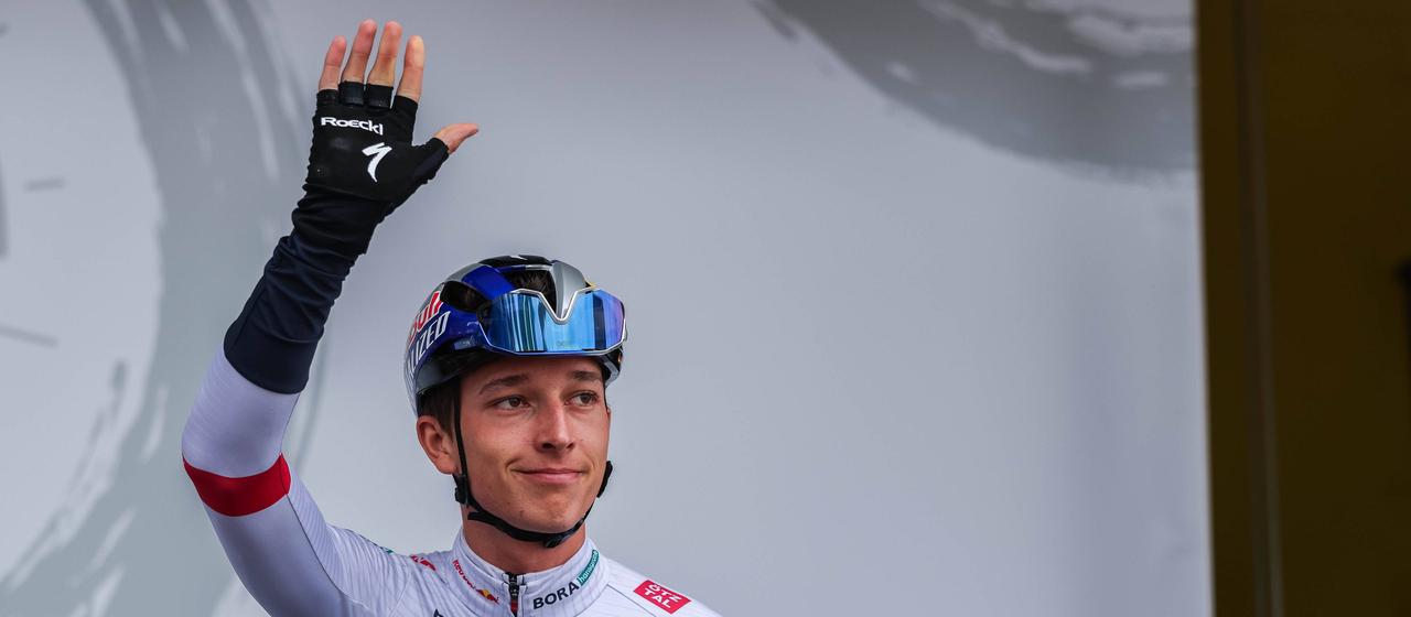 Deutscher Radrennfahrer Florian Lipowitz verlängert im Red Bull-Team