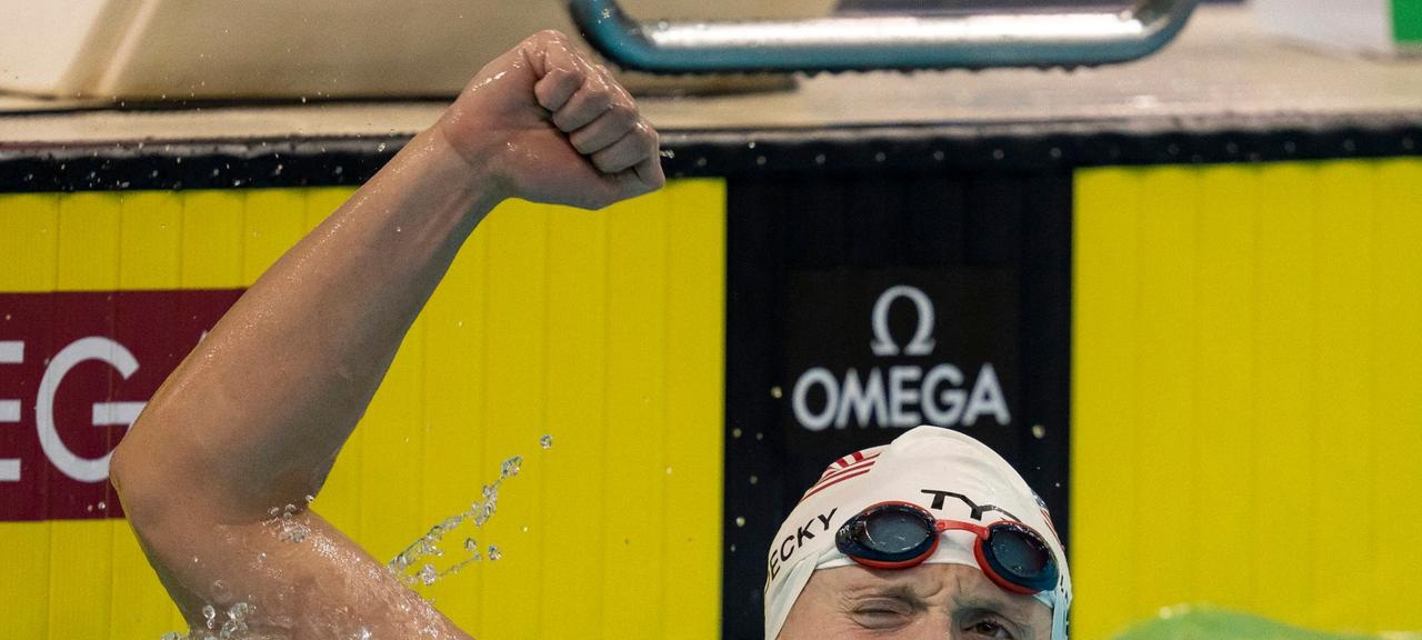Schwamm im kanadischen Toronto Kurzbahn-Weltrekord über 1500 Meter Freistil: Katie Ledecky. | Frank Gunn/The Canadian Press via AP/dpa Schwamm im kanadischen Toronto Kurzbahn-Weltrekord über 1500 Meter Freistil: Katie Ledecky.