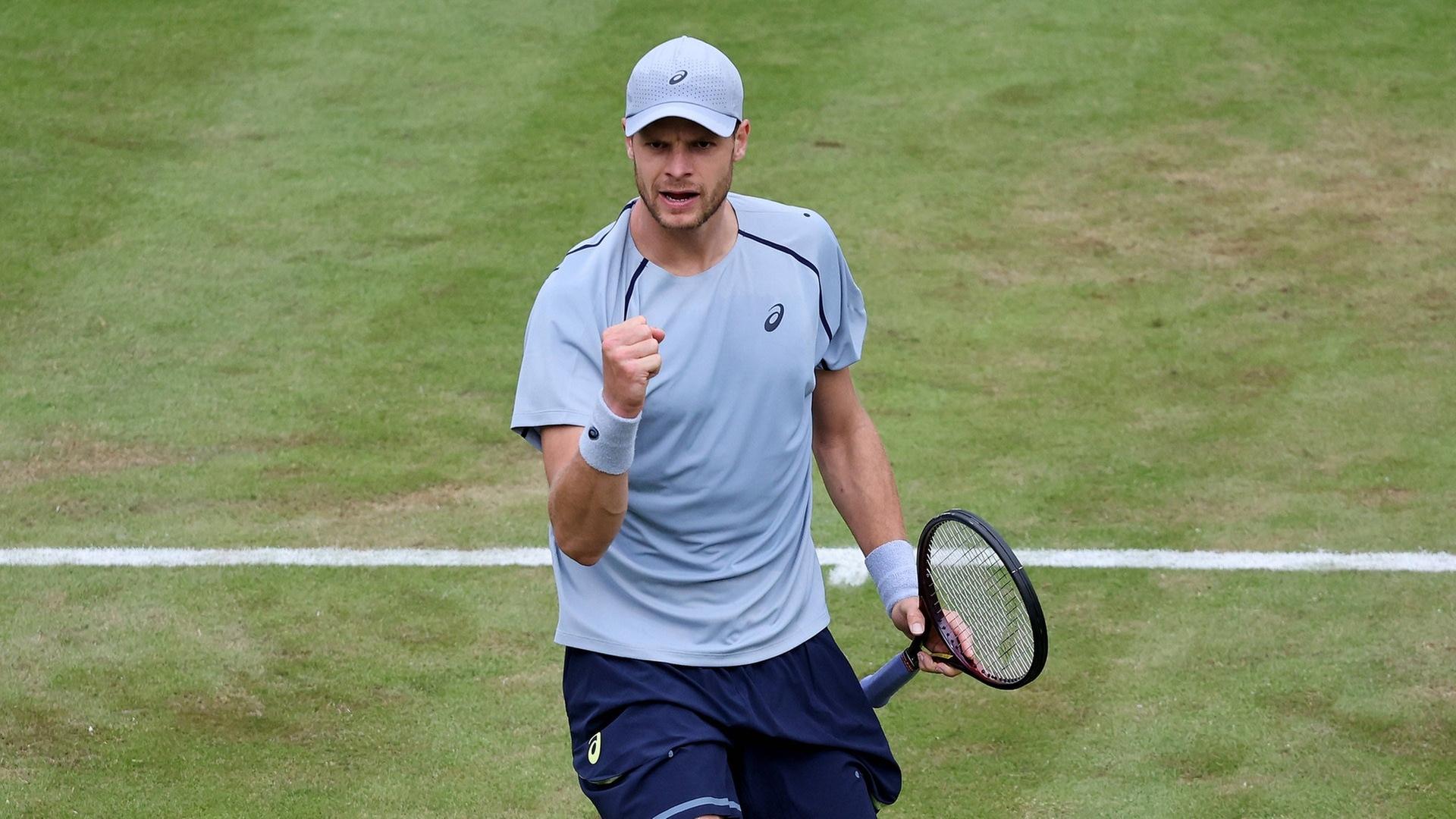 22 Asse: Hanfmann mit starkem Aufschlag weiter - Struff zieh