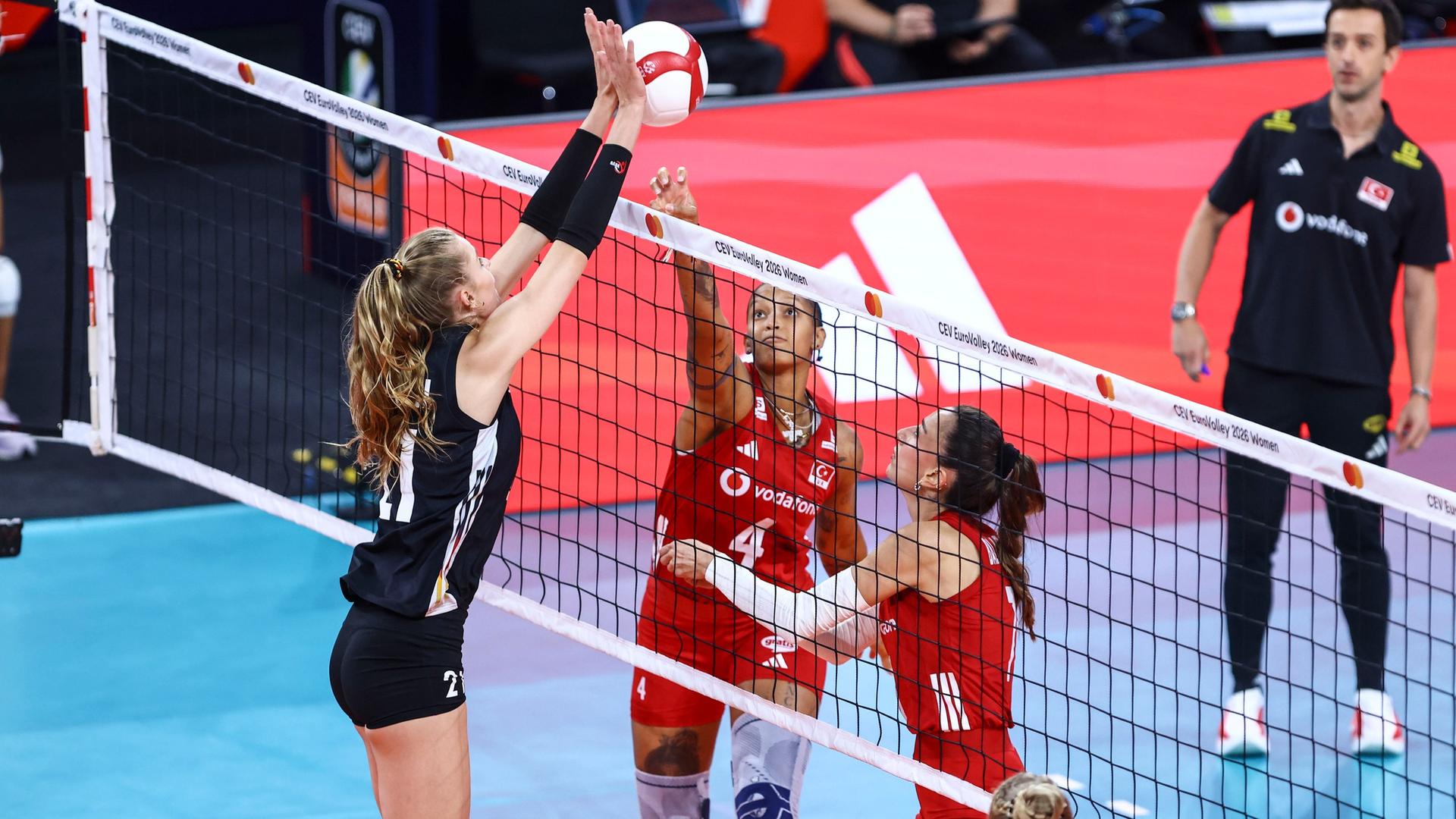 Volleyball-EM: Volleyball-Frauen verlieren nach großem Kampf