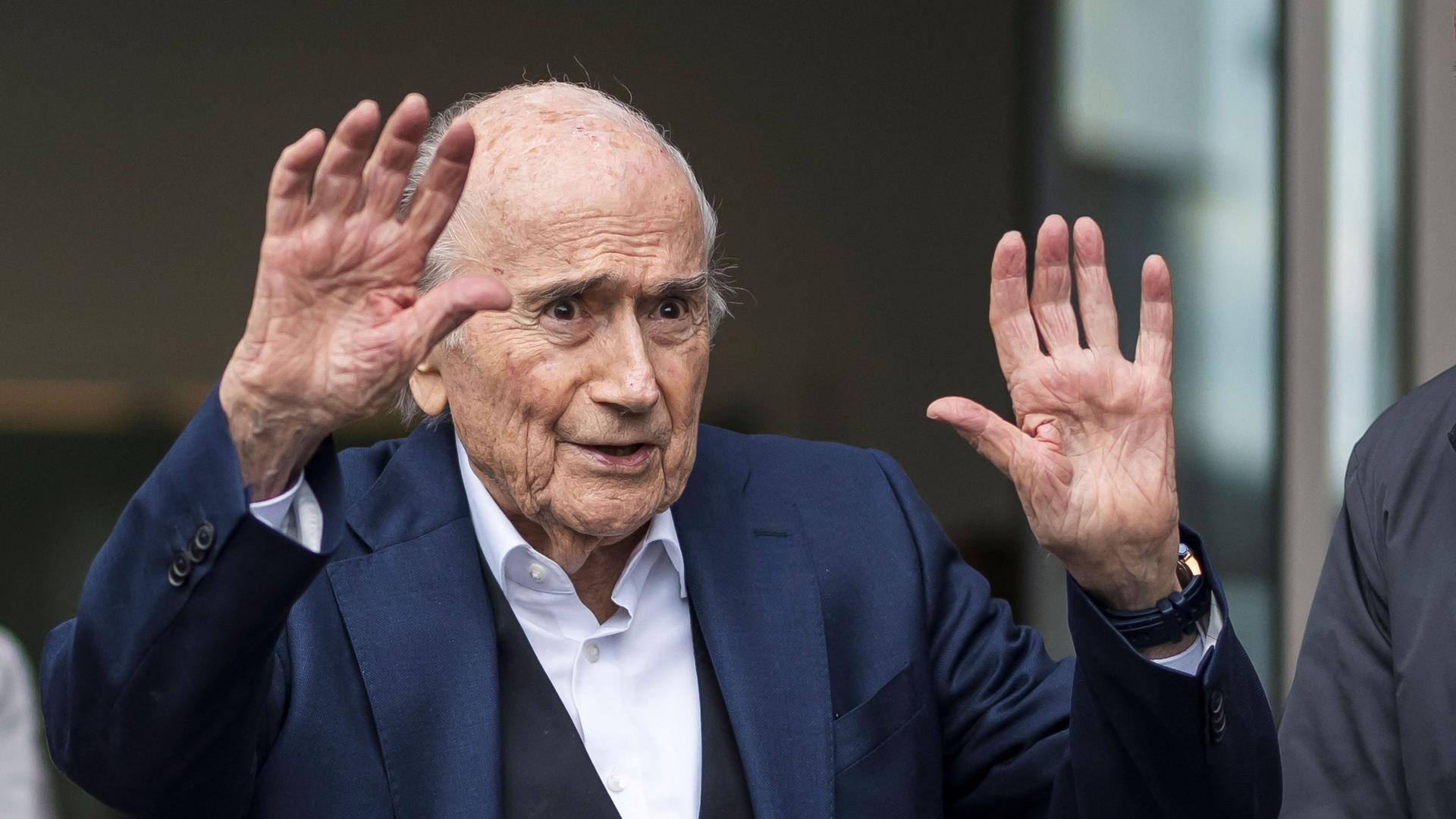 WM-News: "Super-Bowl-Kopie" - Blatter schießt gegen die FIFA