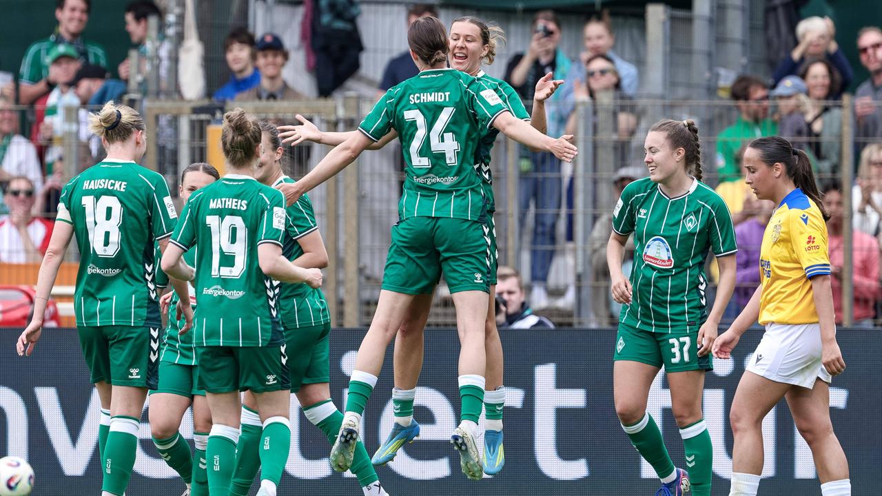 Werders Fußballerinnen feiern Gute-Laune-Tor-Party