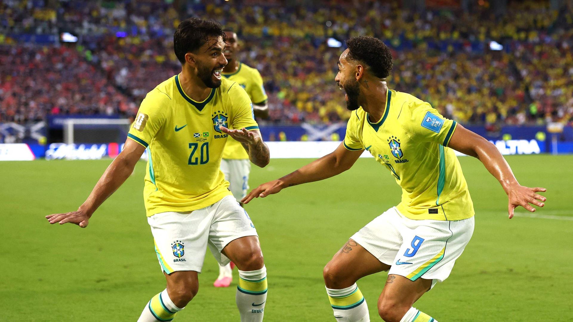 Brasilien zaubert sich zum Gruppensieg