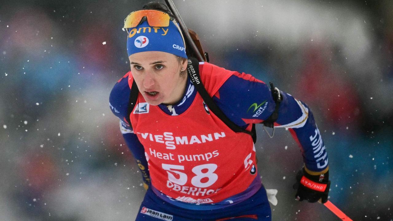 Julia-Simon-in-Hochfilzen-wieder-am-Start