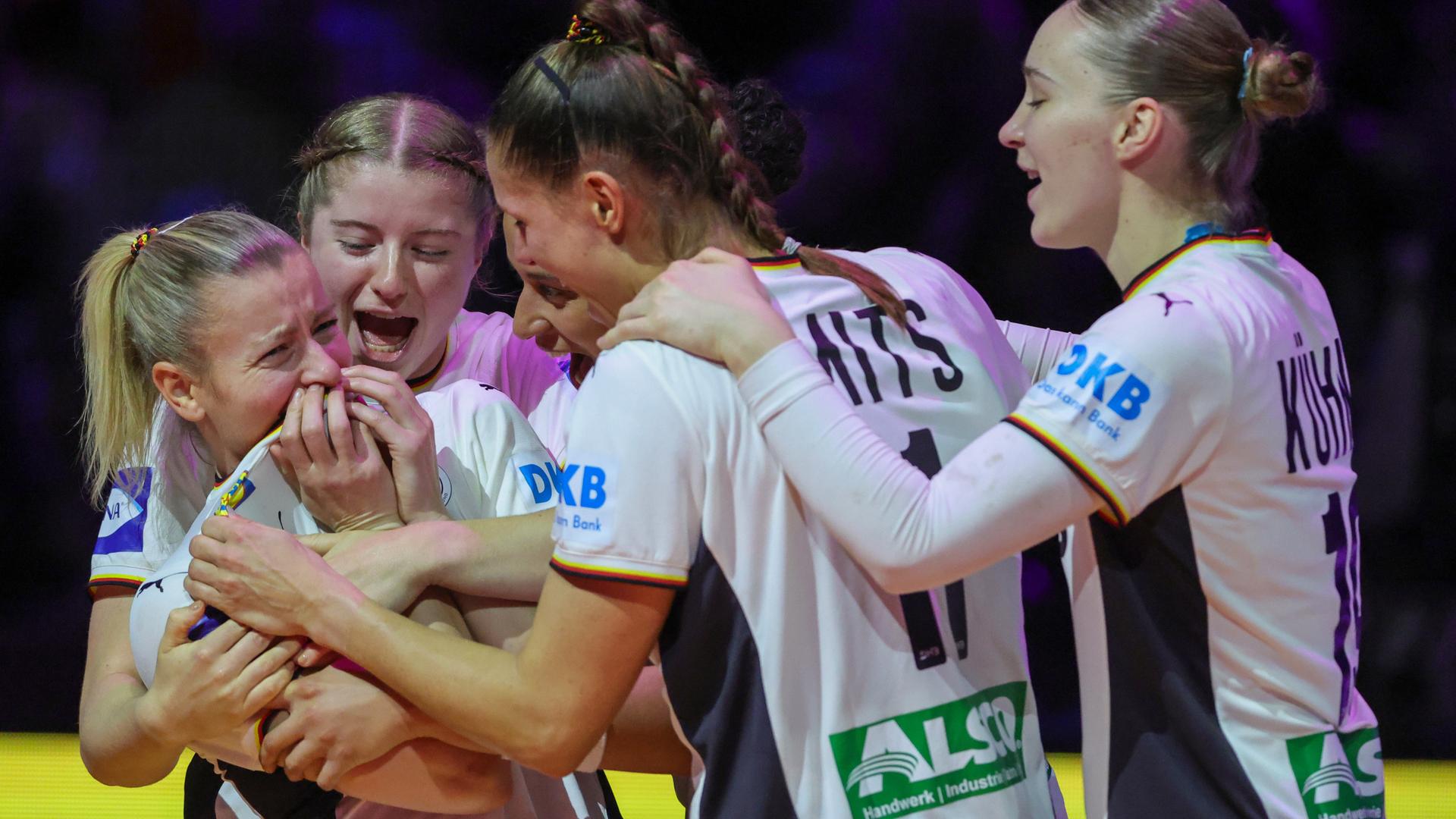 Vizeweltmeister Deutschland bei Siegerehrung | JÃ¼rgen Fromme /firo Sportphoto