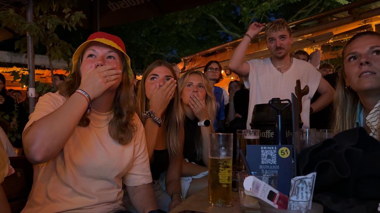 Frauen-EM in Köln: Kölner Fans auf der Suche – Wo läuft Deutschland gegen Frankreich?