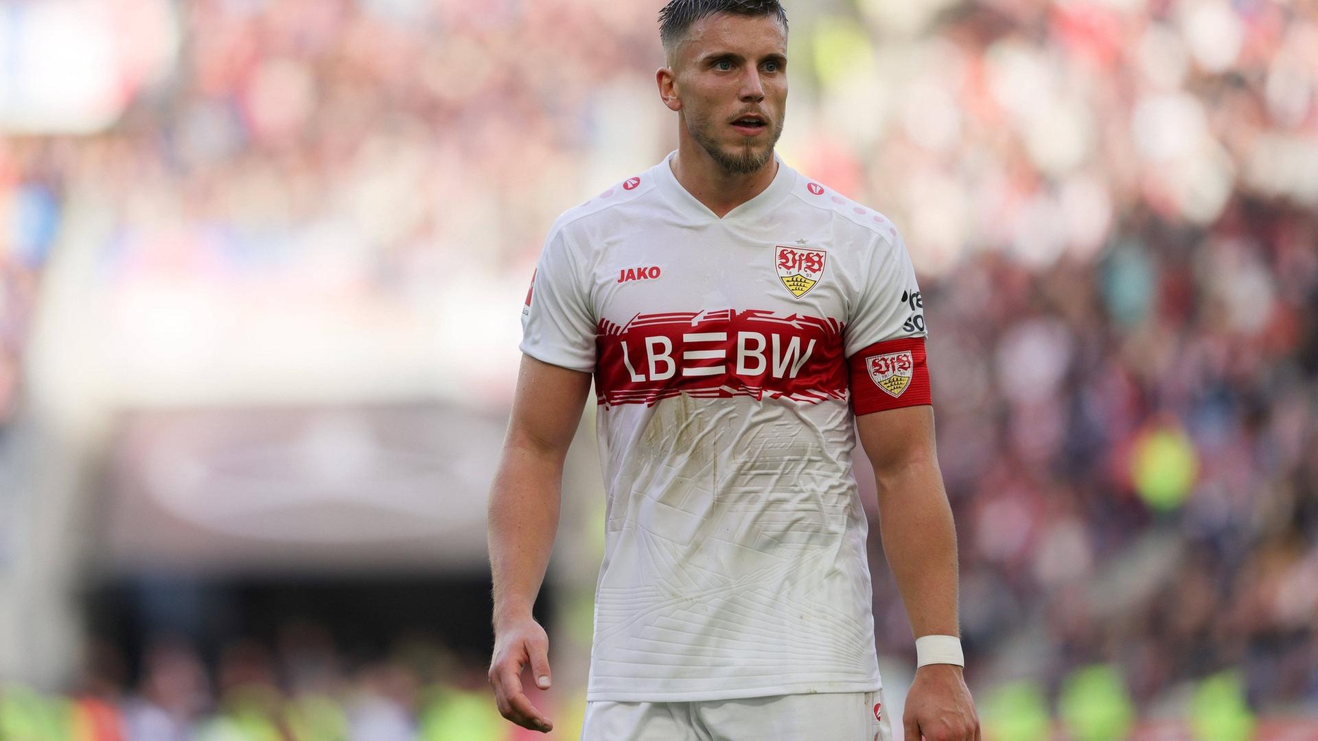 Bei VfB-Stürmer Ermedin Demirovic wurde eine beginnende Fraktur der Fußwurzel diagnostiziert | IMAGO, Pressefoto Baumann