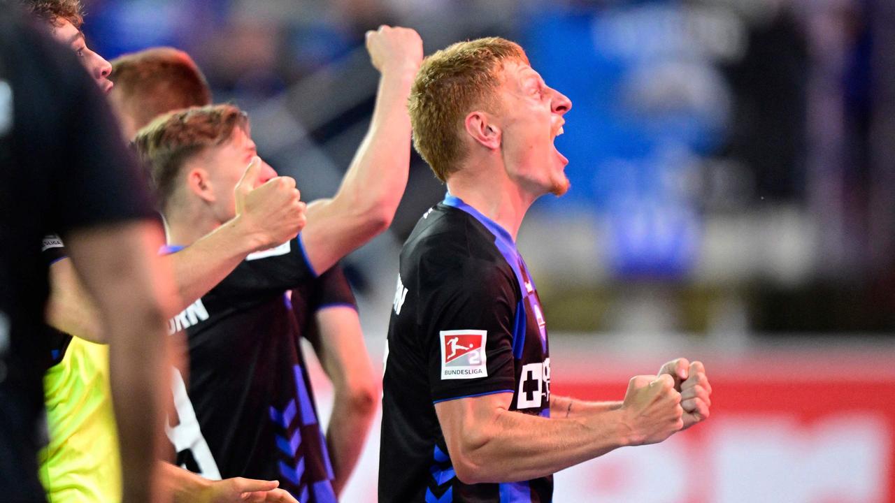 Wolfsburg steigt ab: Curda schießt Paderborn in die Bundesliga