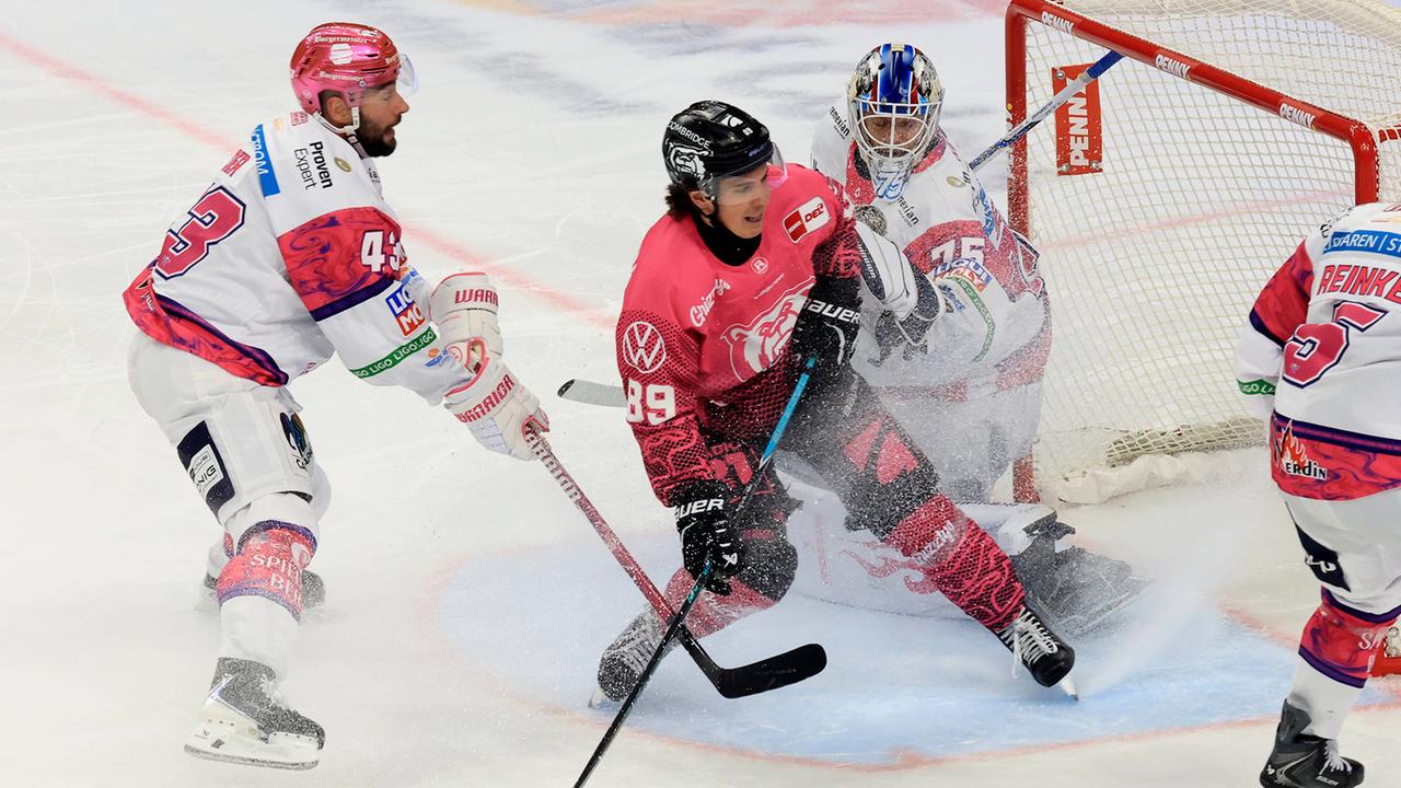 5:0 gegen Wolfsburg: Eisbären Berlin neuer DEL-Spitzenreiter
