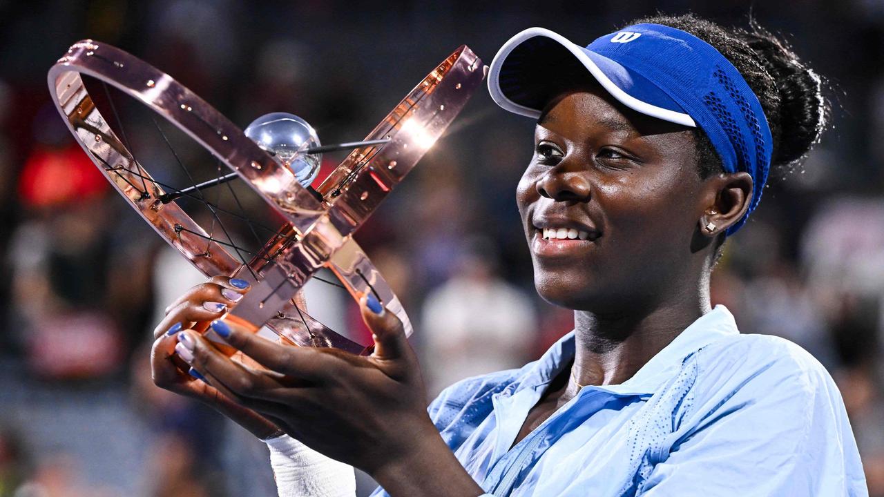 Sieg-gegen-Osaka-in-Montreal-18-j-hrige-Mboko-gewinnt-ersten-WTA-Titel