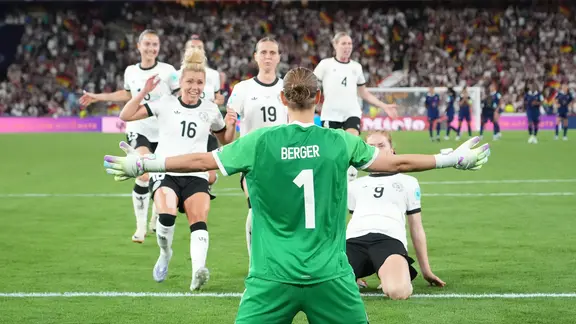 Deutschlands Torhüterin Ann-Katrin Berger
