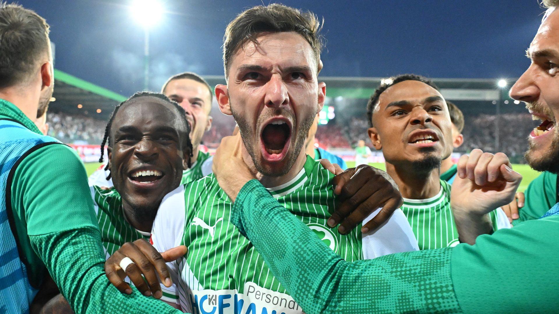 Klassenerhalt! Hrgotas Traumtor rettet die SpVgg Greuther Fürth
