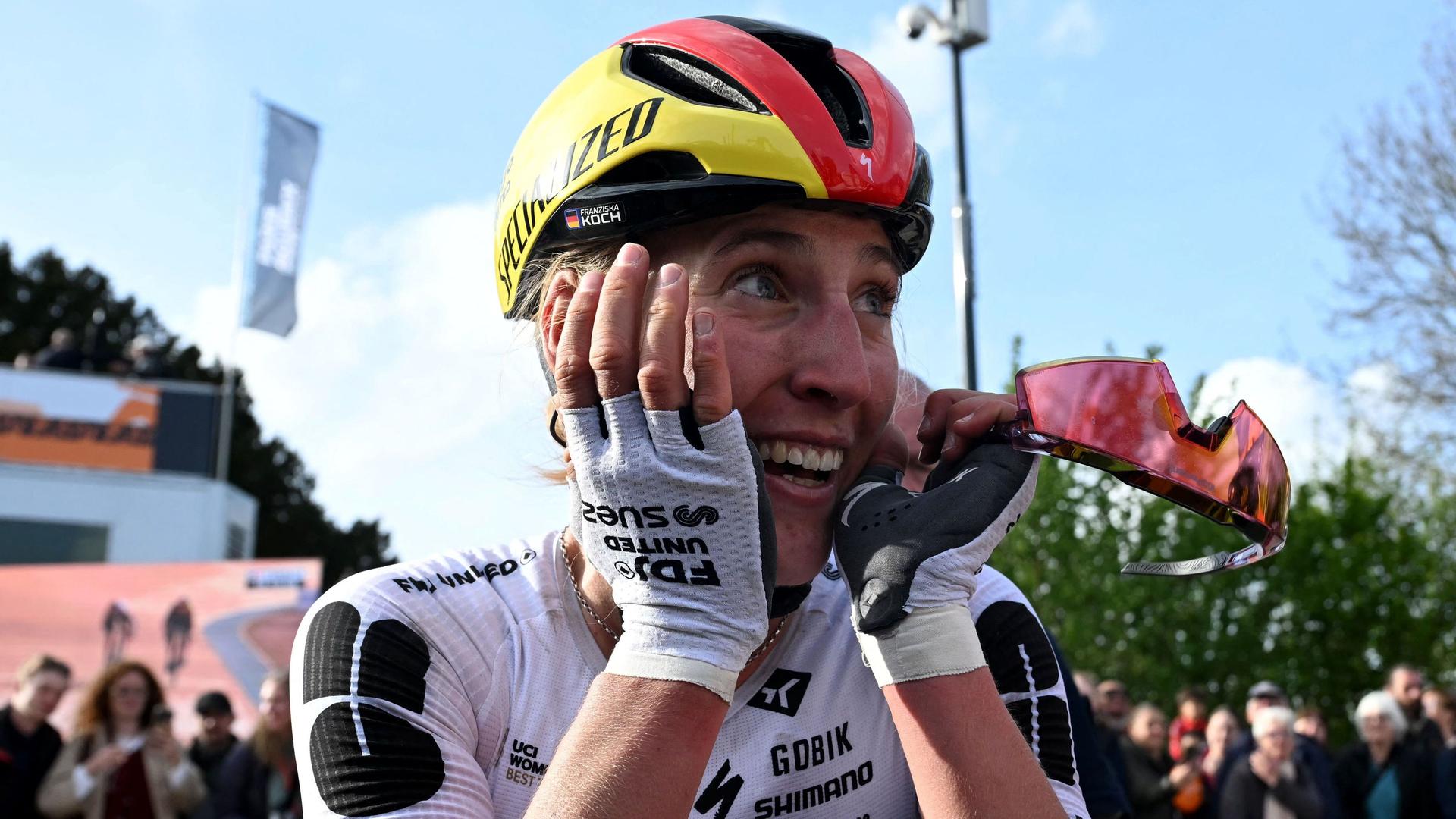 Franziska Koch im Ziel von Paris-Roubaix | NICOLAS TUCAT / POOL / AFP