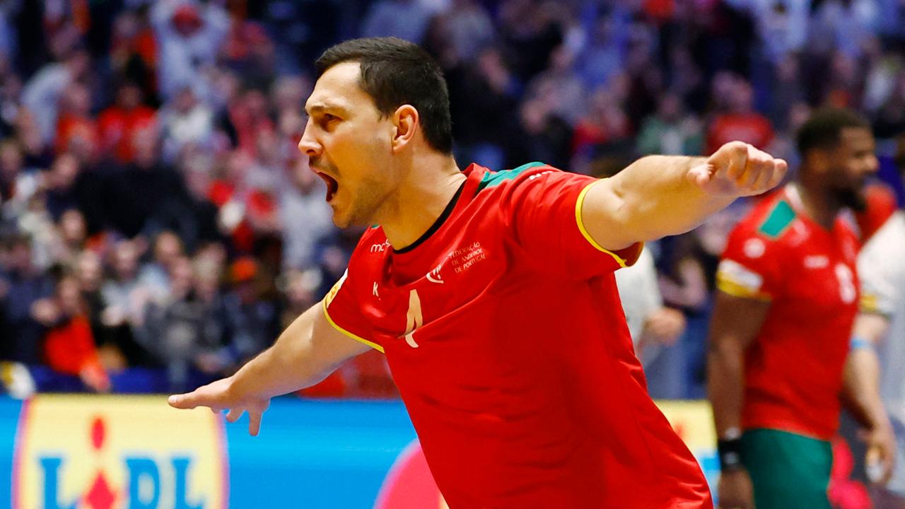 Der portugiesische Handballer Pedro Portela jubelt | REUTERS/Susana Vera