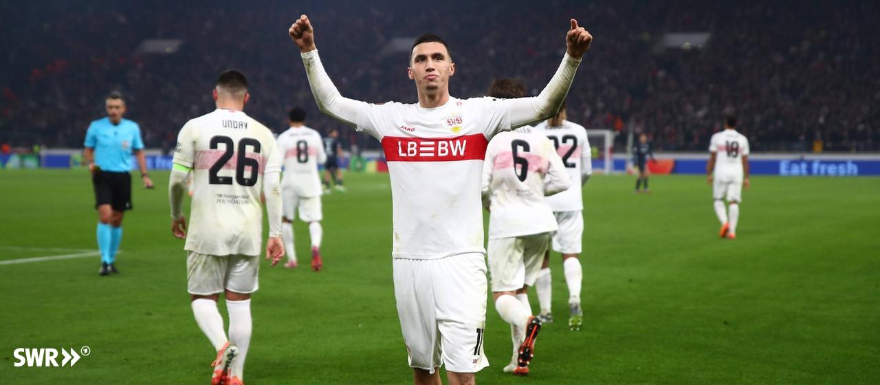 Bilal El Khannouss vom VfB Stuttgart feiert sein Tor gegen Feyenoord Rotterdam