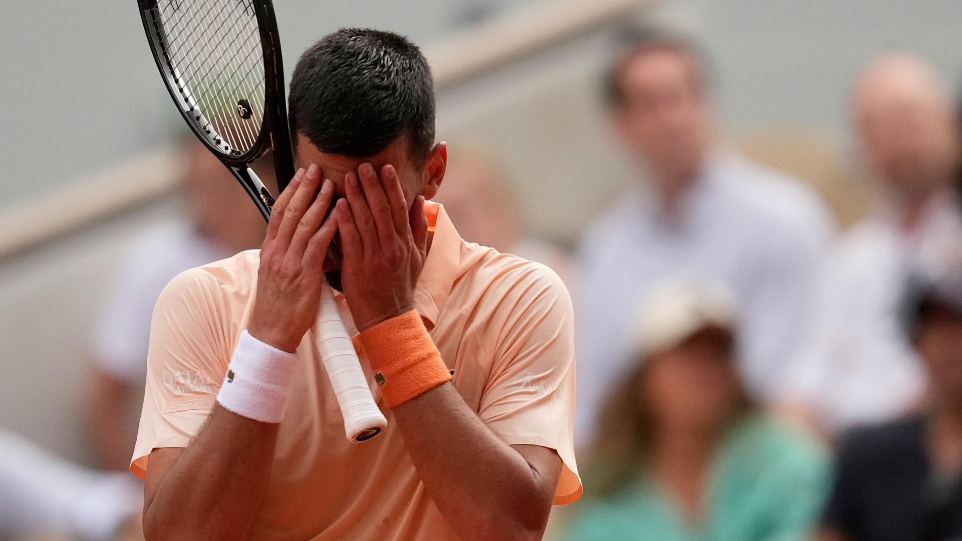 French Open 2026: Djokovic verliert Fünf-Satz-Drama gegen Jungstar Fonseca