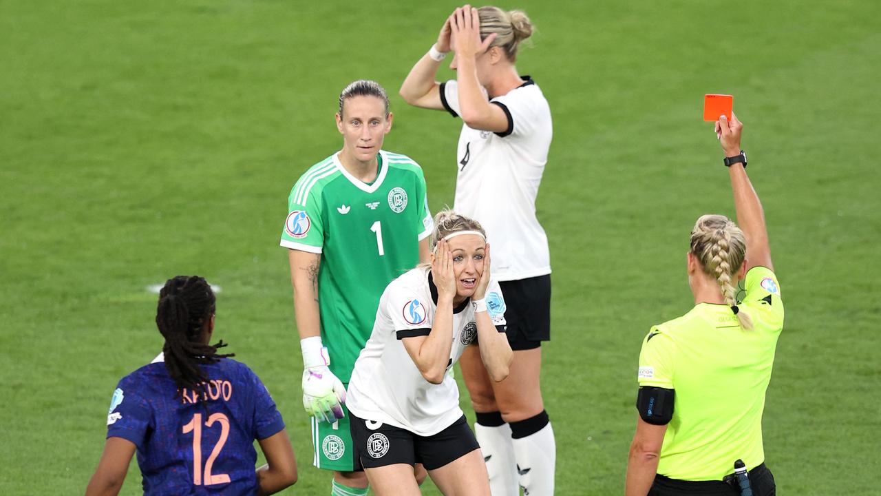 kathrin hendrich rote karte sperre