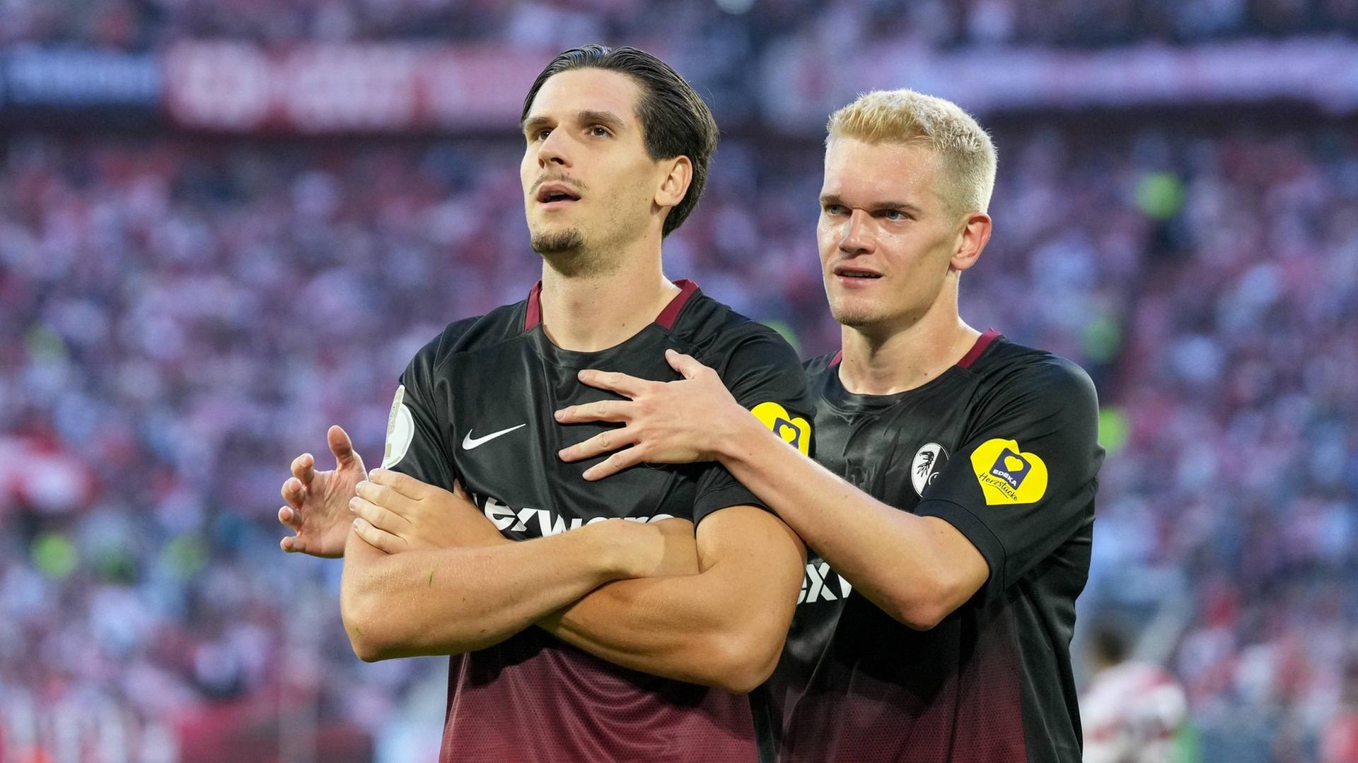 Motherwell vor der Brust, Istanbul im Kopf