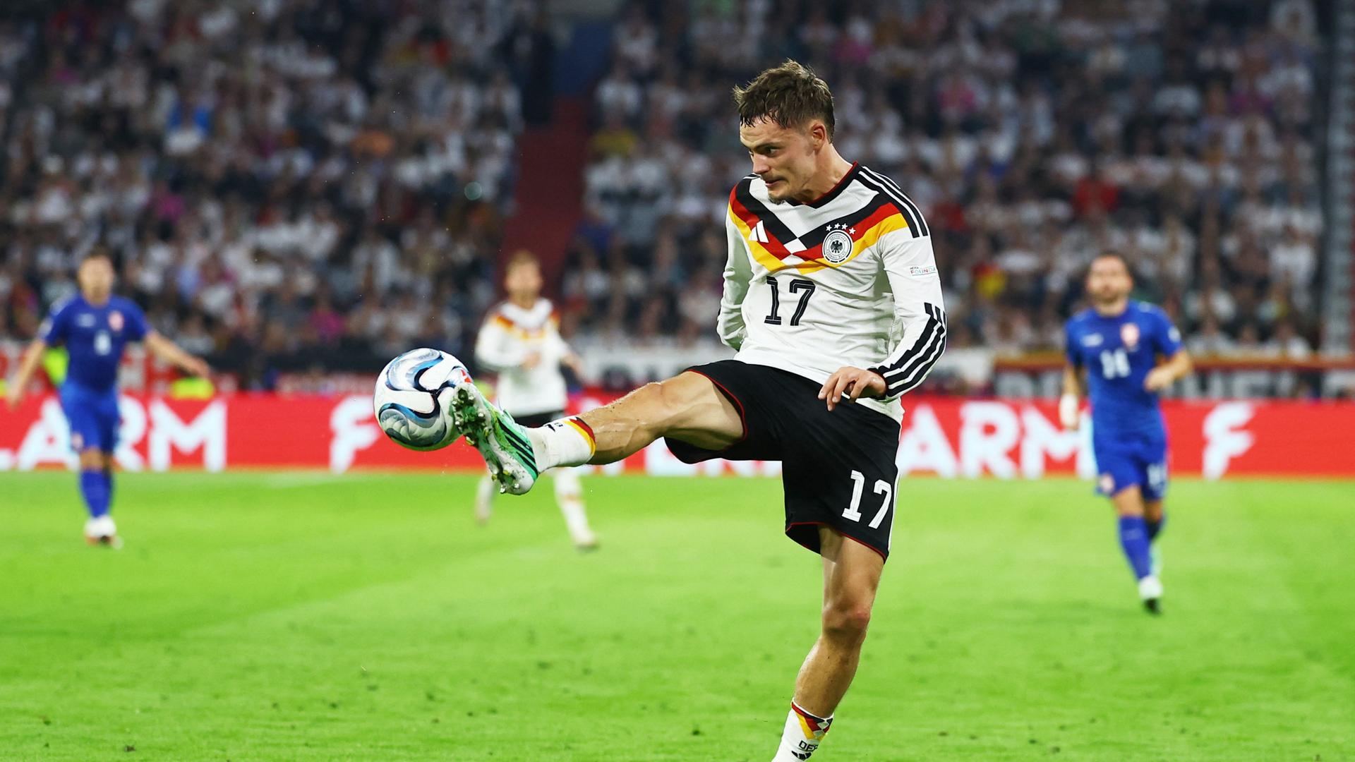 Jetzt live - Wirtz erhöht für Deutschland, Baur 1000. Nationalspieler