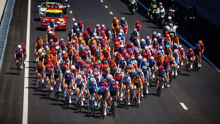 Das Peloton auf der 1. Etappe der Tour de France Femmes