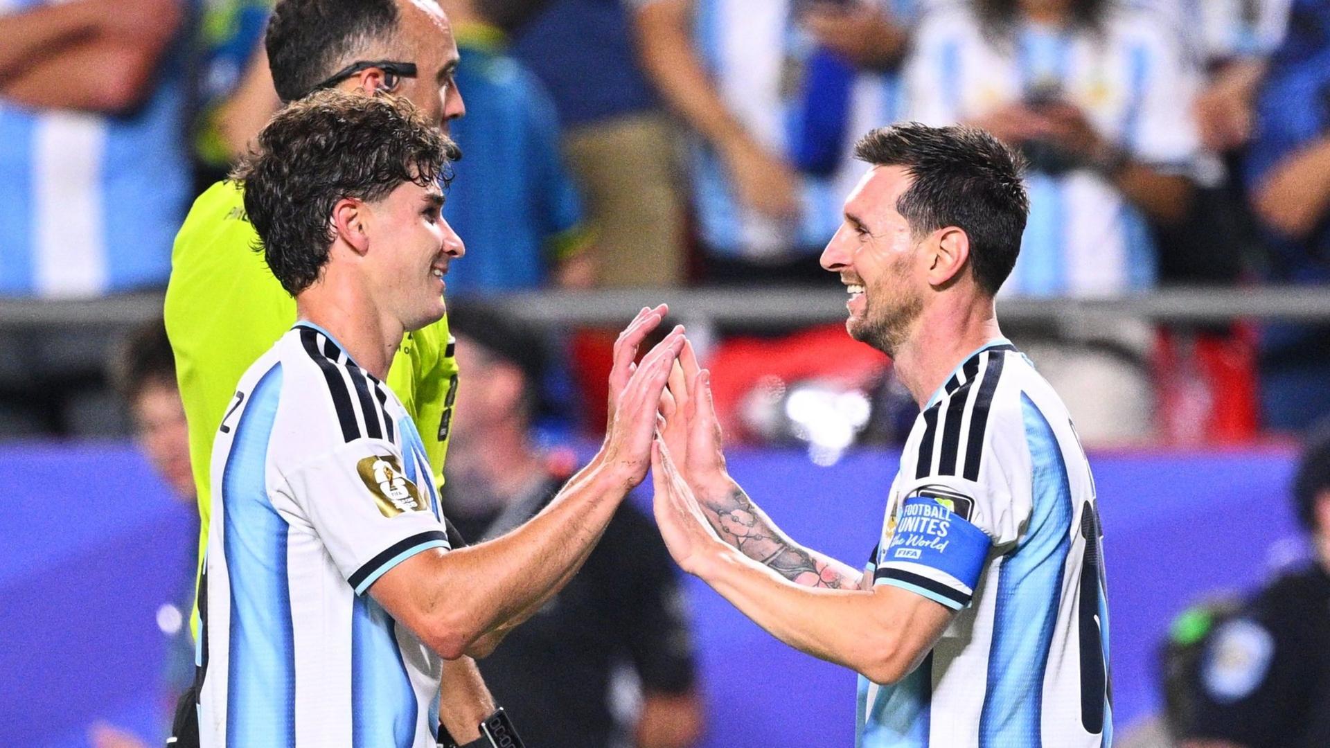 Fußball-WM: Argentinien stürmt mit Alvarez, drei Wechsel bei England