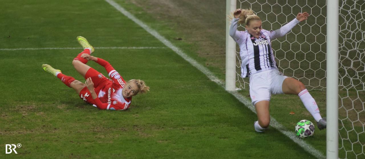 Lea Schüller trifft ins Tor