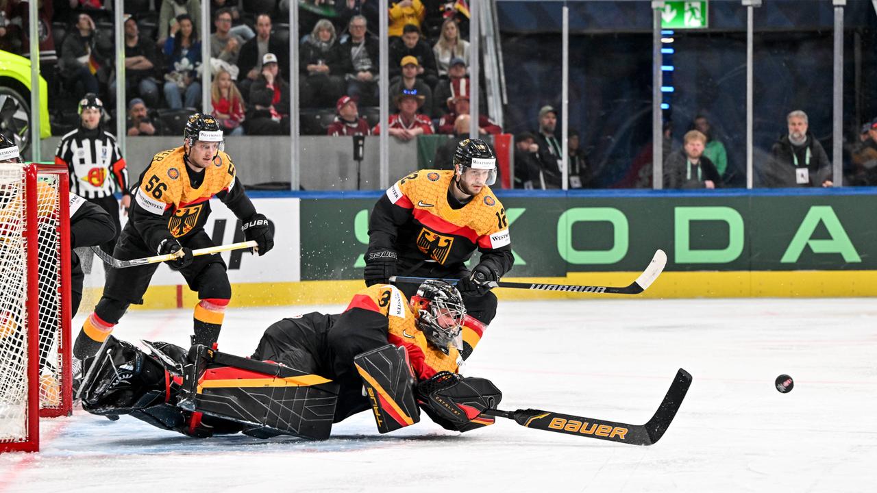Eishockey-WM in der Schweiz: Deutschland nach Lettland-Pleite unter Druck