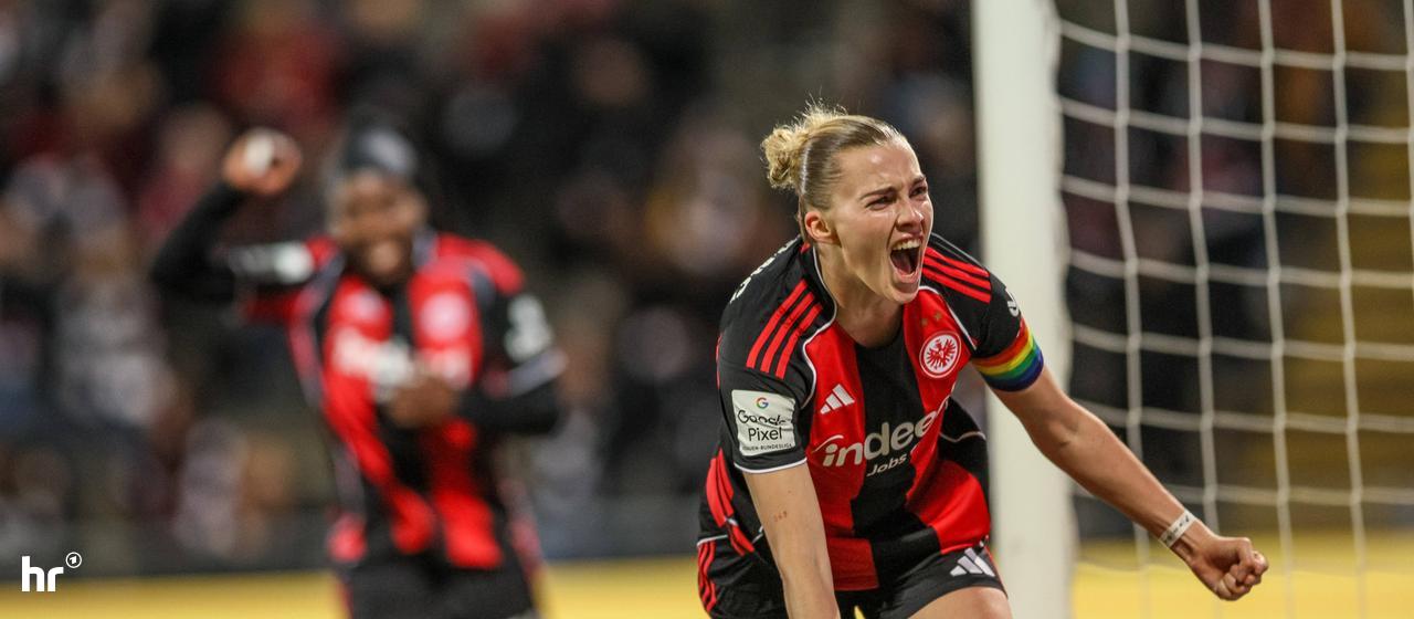 Laura Freigang schreit ihre Freude nach dem Führungstreffer heraus.