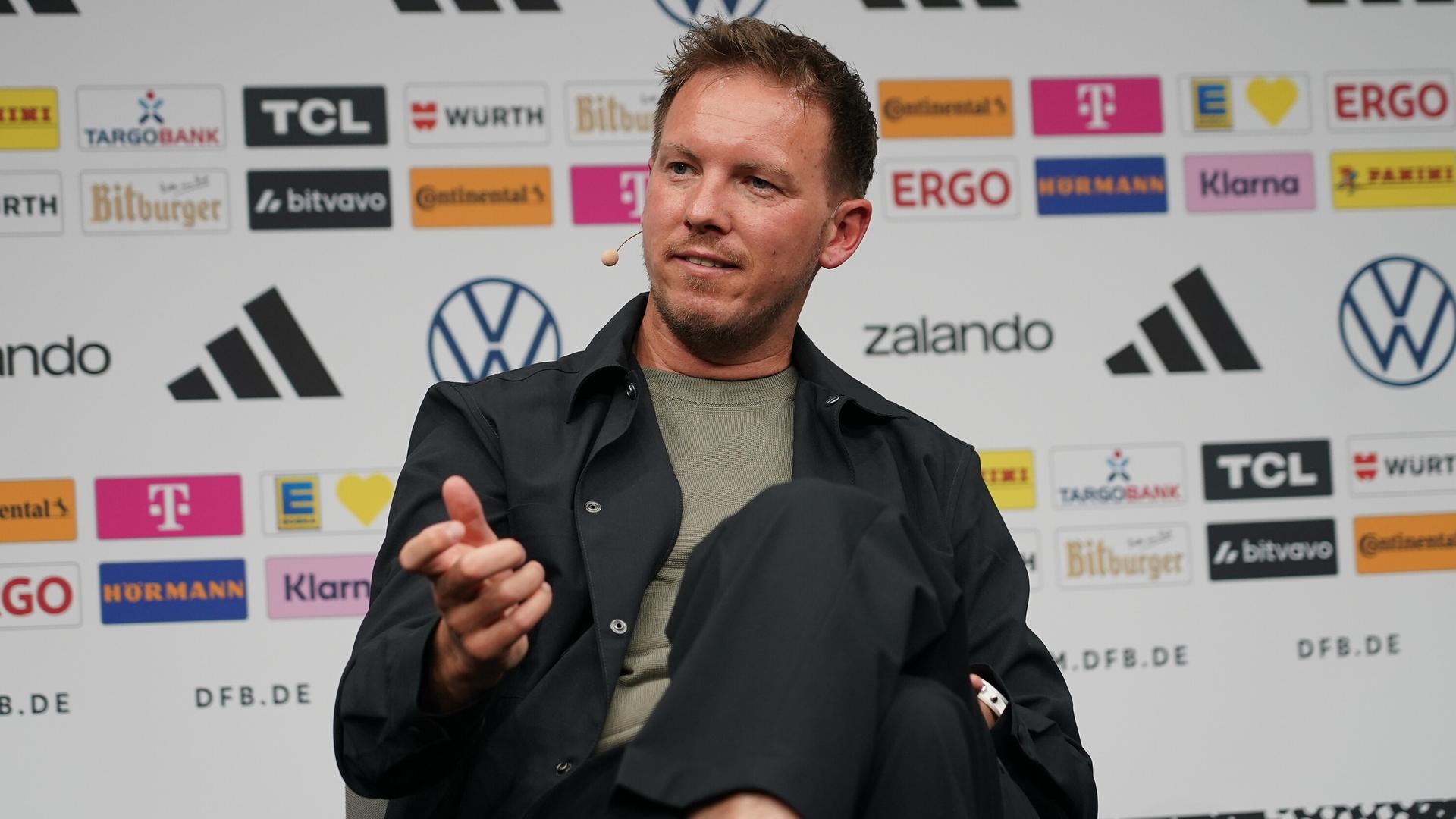 Julian Nagelsmann bei der Bekenntgabe des DFB-Kaders | ddp/Marc SchÃ¼ler