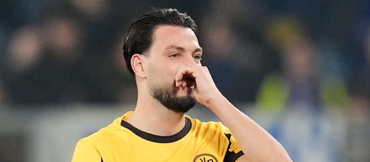 Ramy Bensebaini reagiert enttäuscht