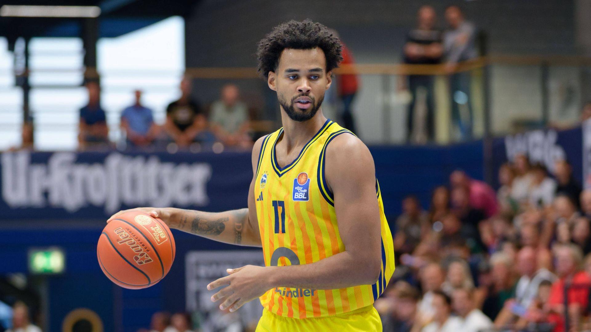 Norris Agbakoko im Trikot von Alba Berlin (Quelle: IMAGO / Eckehard Schulz) | IMAGO / Eckehard Schulz