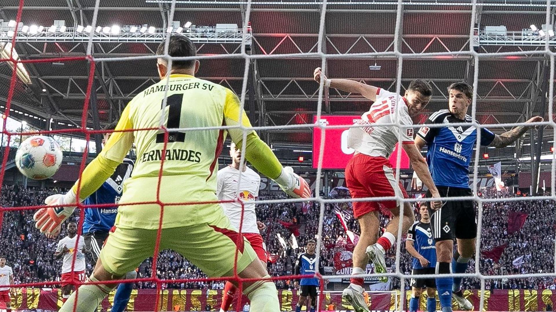 Leipzigs Baumgartner trifft gegen den HSV | Getty Images/Maja Hitij