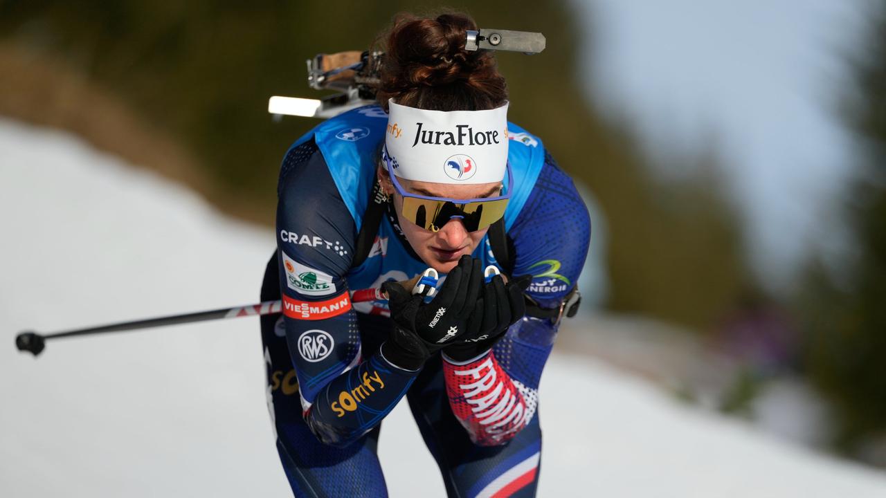 jeanmonnot-holt-sich-sprint-sieg-in-hochfilzen