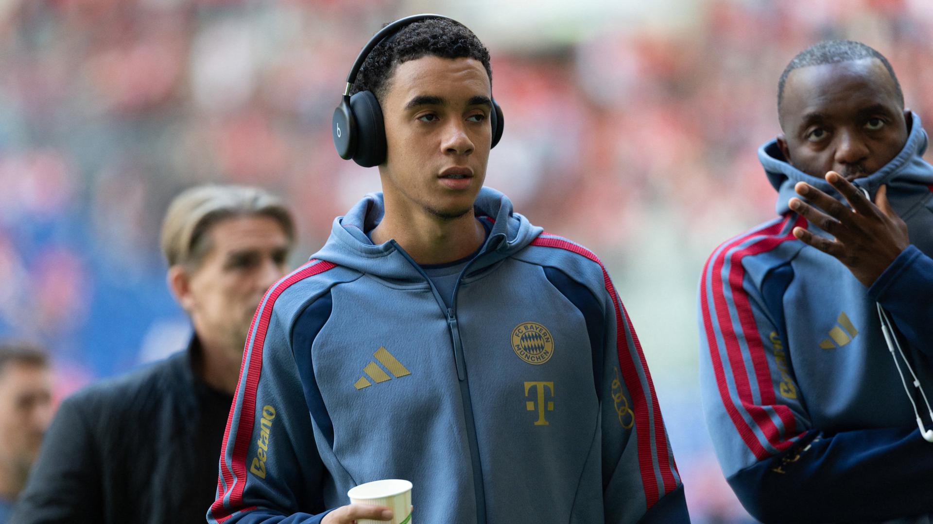 Jamal Musiala auf Schalke | dpa/Fabian Strauch