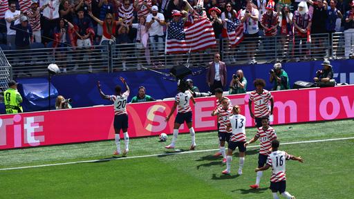 Die Spieler der USA bejubeln das Eigentor