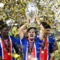 Die Mannschaft von PSG jubelt mit dem Super Cup