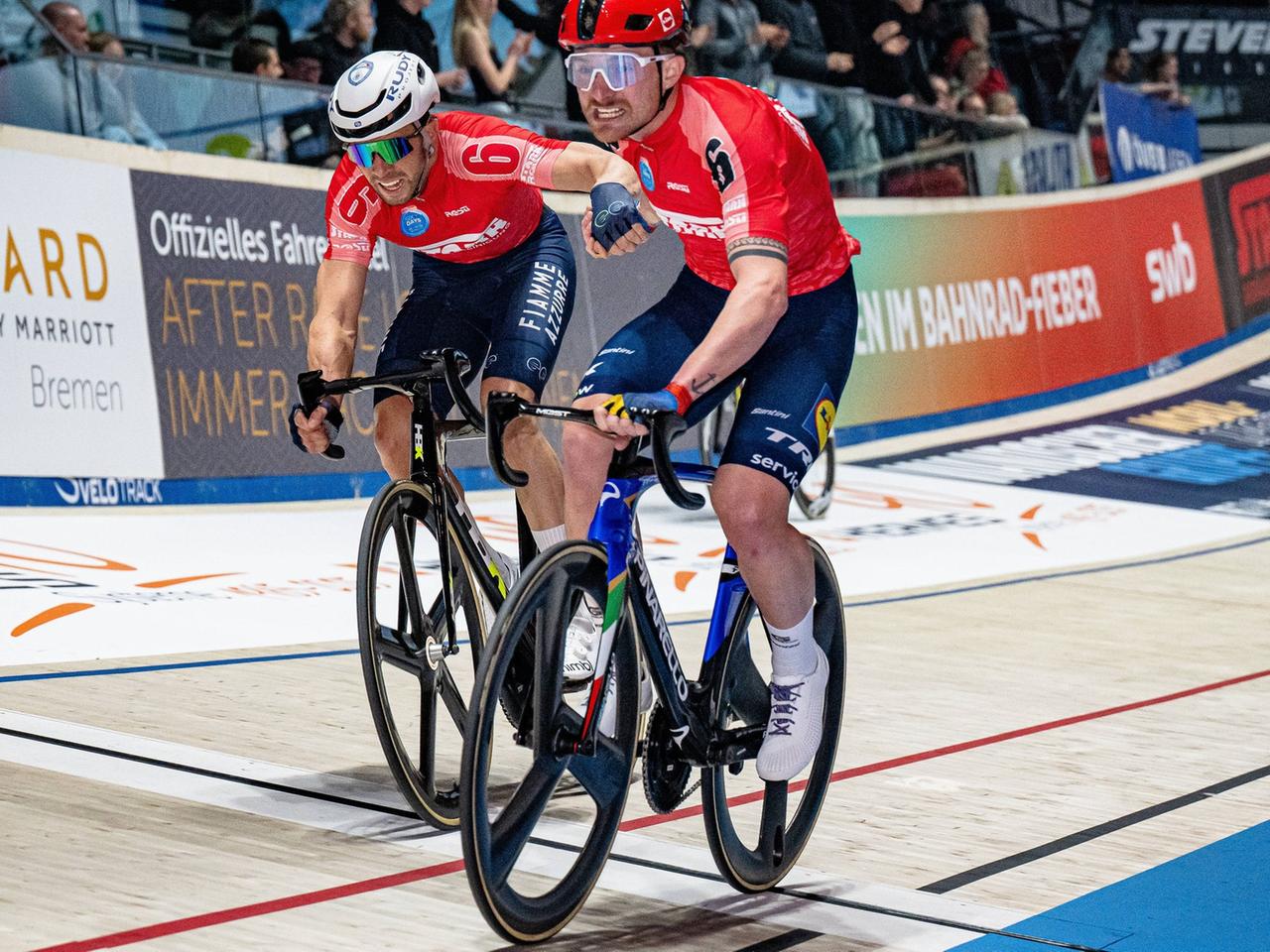 buten un binnen: Italienisches Duo Consonni/Scartezzini holt Sieg bei  Bremer Sixdays | sportschau.de