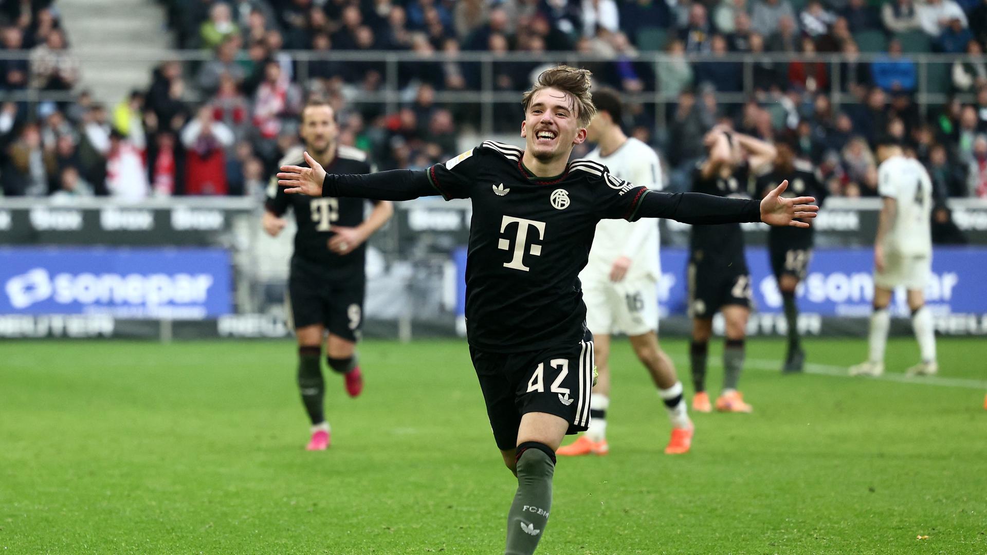 Bayerns Lennart Karl bejubelt seinen Treffer | REUTERS/Leon Kuegeler