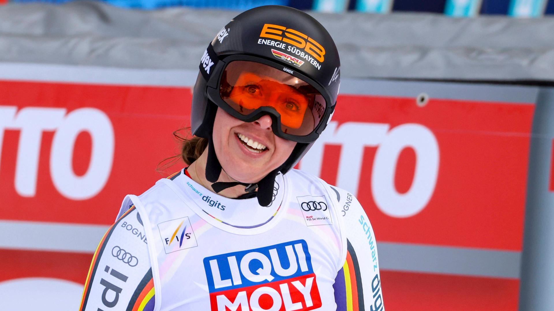 Kira Weidle-Winkelmann nach der Abfahrt in Val d'IsÃ¨re | IMAGO/GEPA pictures/ Mathias Mandl