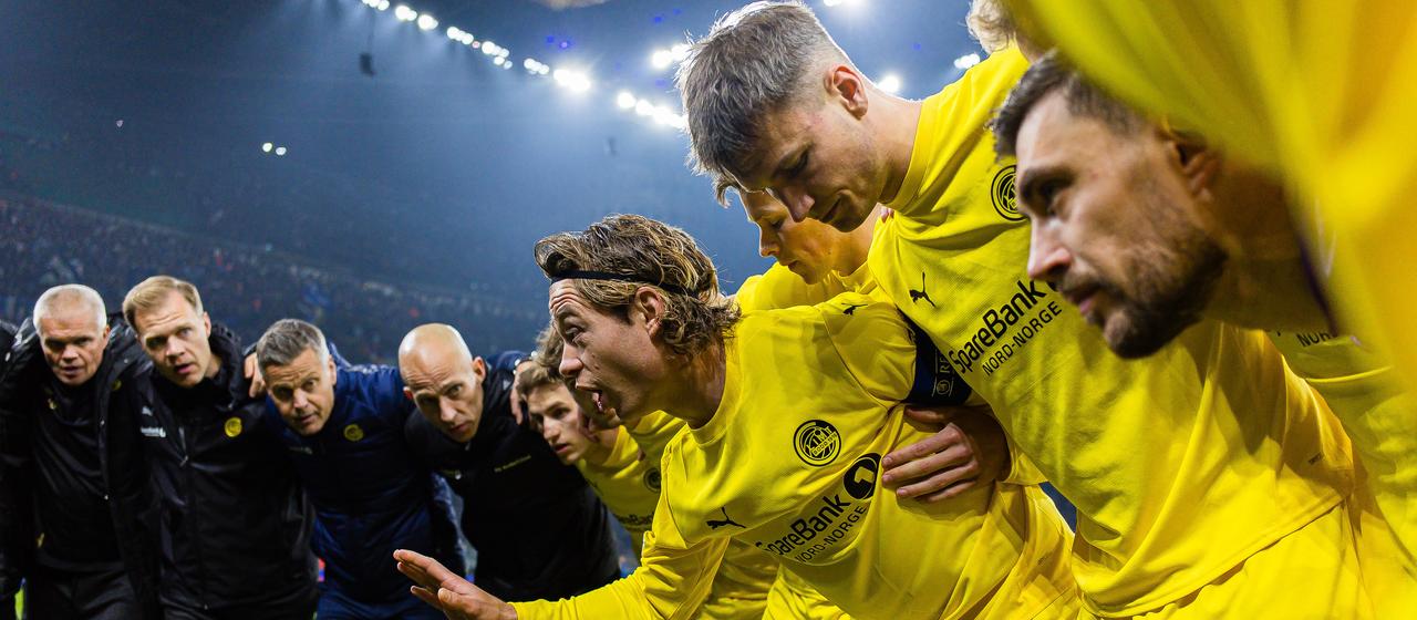 Patrick Berg hält eine TeamAnsprache