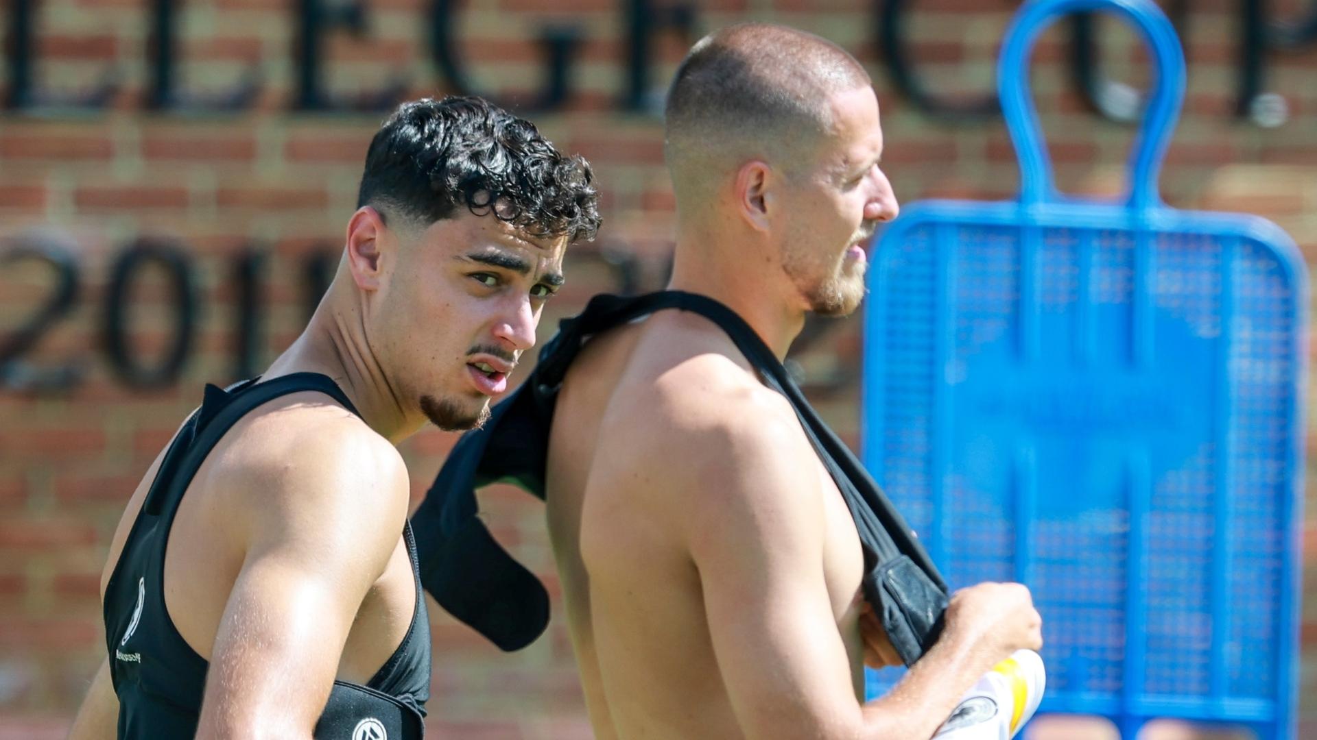 Aleksandar Pavlovic und Waldemar Anton im Training | dpa