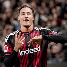 Younes Ebnoutalib feiert seinen Treffer