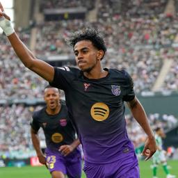 Barcelonas Lamine Yamal jubelt nach seinem Treffer zum 1:0 gegen Real Betis